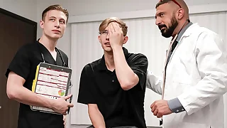 Smutty Gay Alloy Fucks His Favorite Turn out that in the event of there His Sickbay - Doctorblows